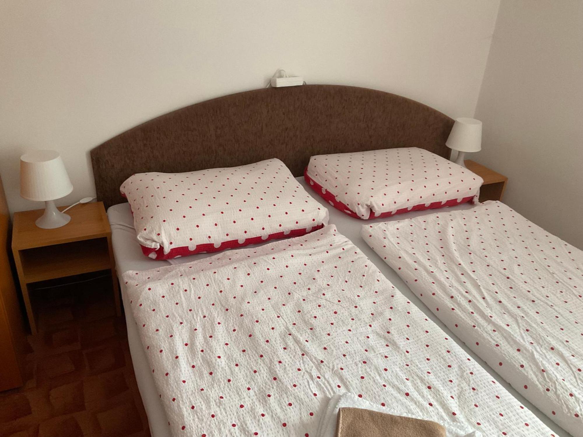 Pension Holiday Врхлаби Экстерьер фото